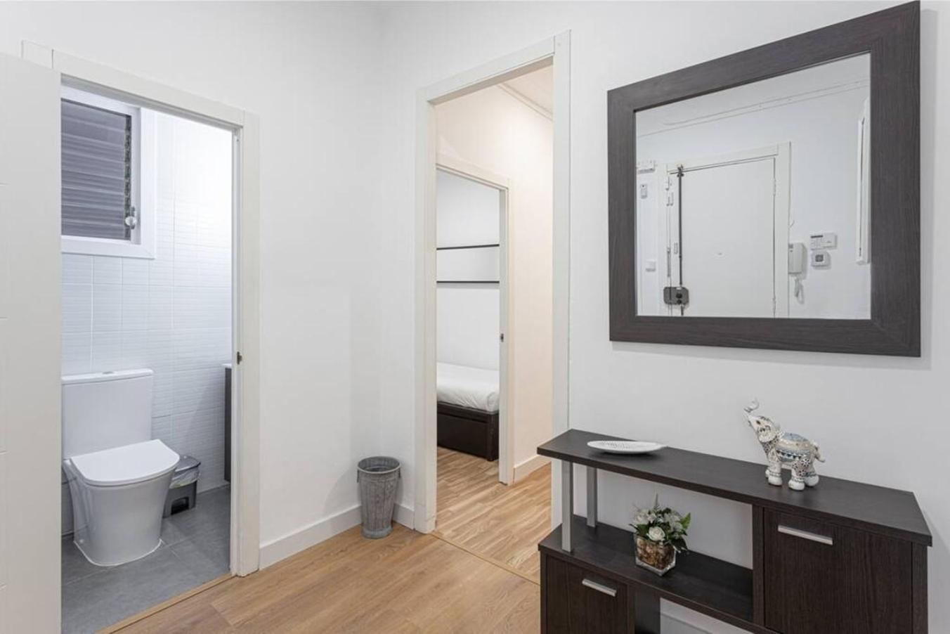 Ferienwohnung Bright 3Bdr Near To The Metro L’Hospitalet de Llobregat Exterior foto
