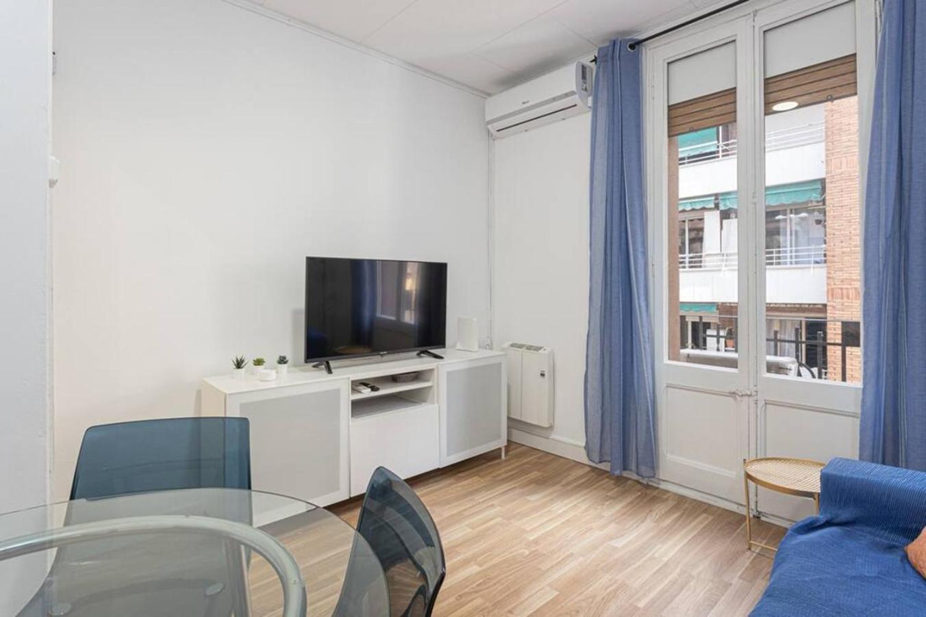 Ferienwohnung Bright 3Bdr Near To The Metro L’Hospitalet de Llobregat Exterior foto