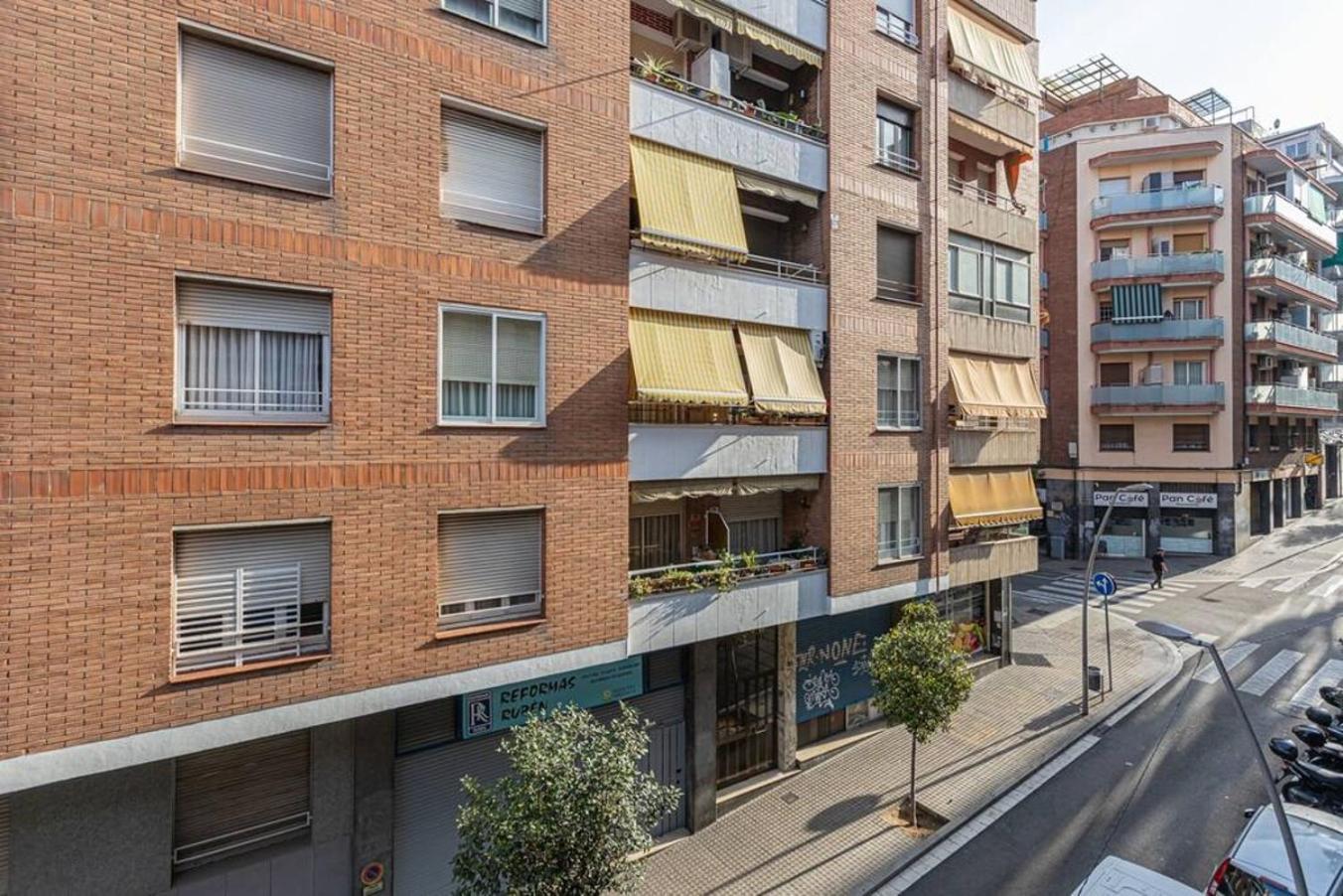 Ferienwohnung Bright 3Bdr Near To The Metro L’Hospitalet de Llobregat Exterior foto